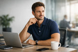 Polo masculina para trabalho casual: como usar