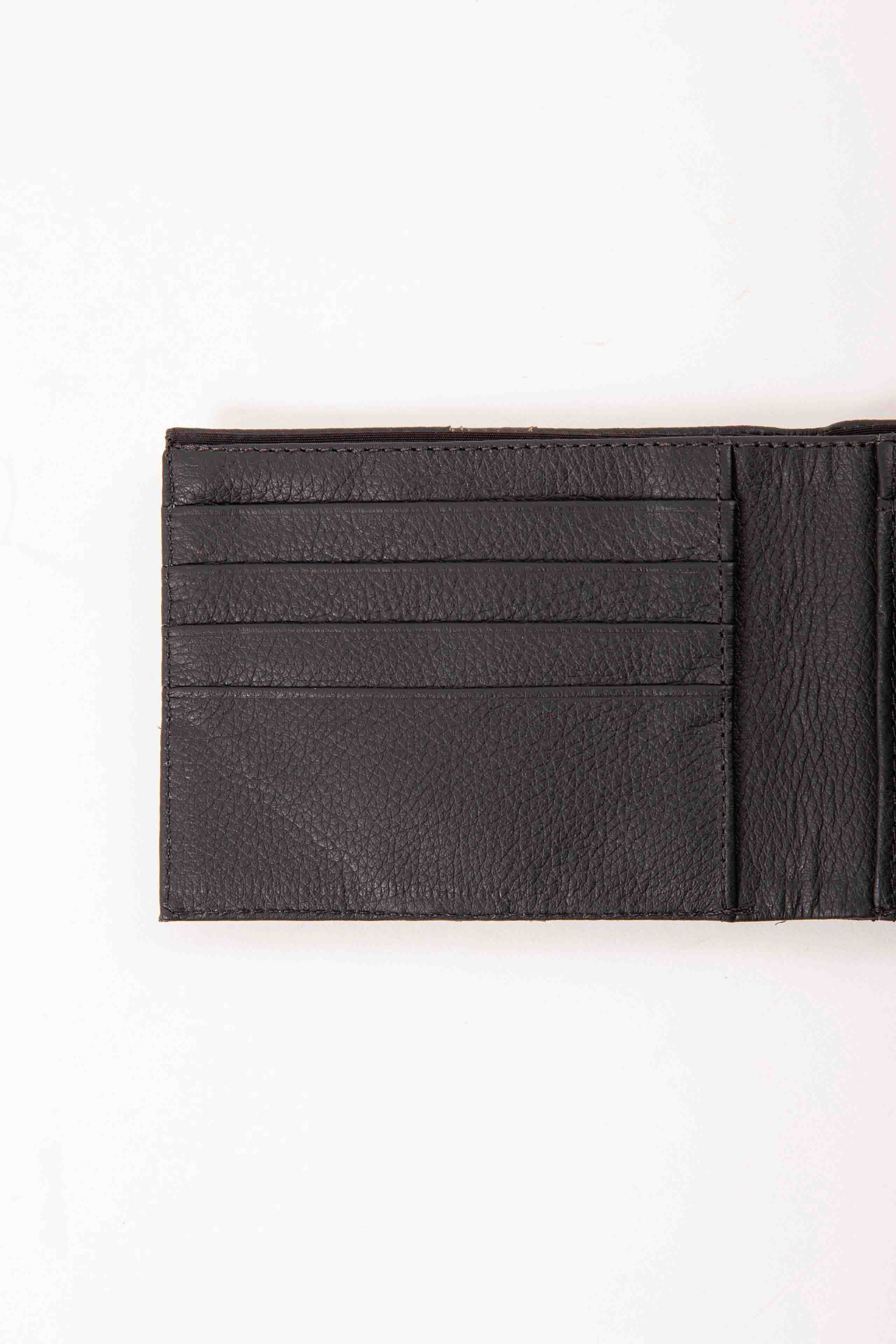 Imagem do produto 9896779383085 da cor 0002