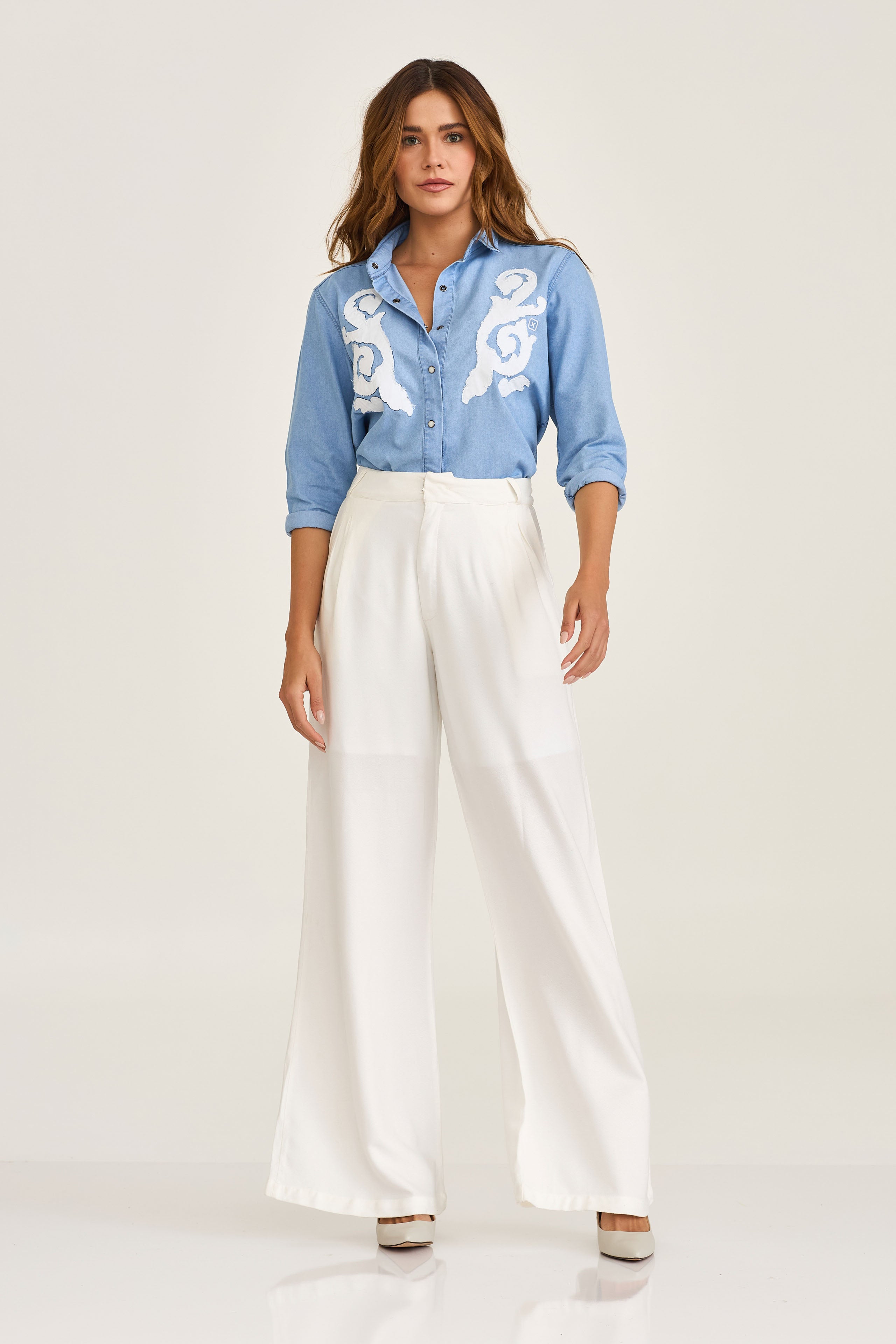 CAMISA REGULAR JEANS BORDADA 12291L