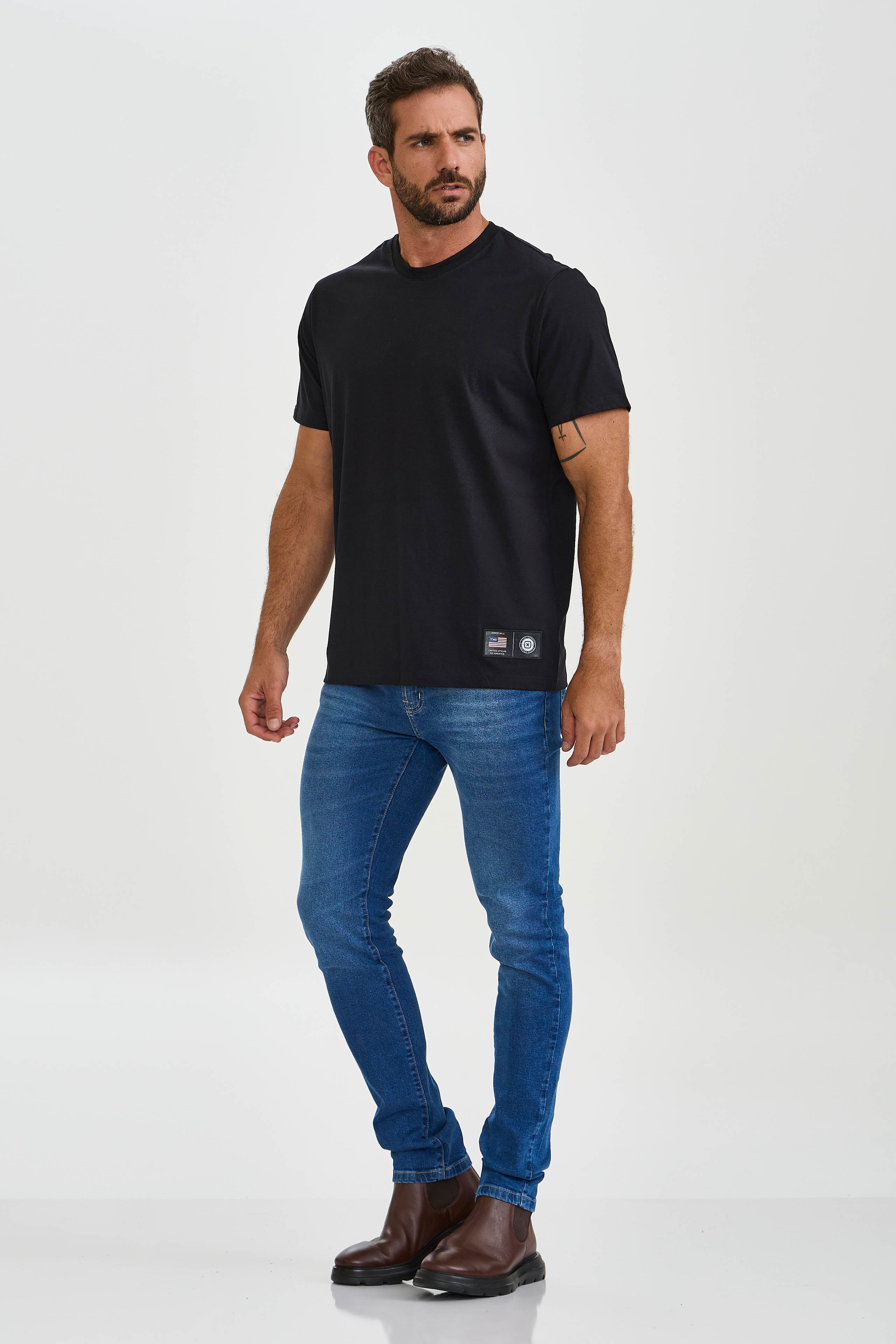 CAMISETA REGULAR MEIA MALHA PENTEADA BORDADA 192424