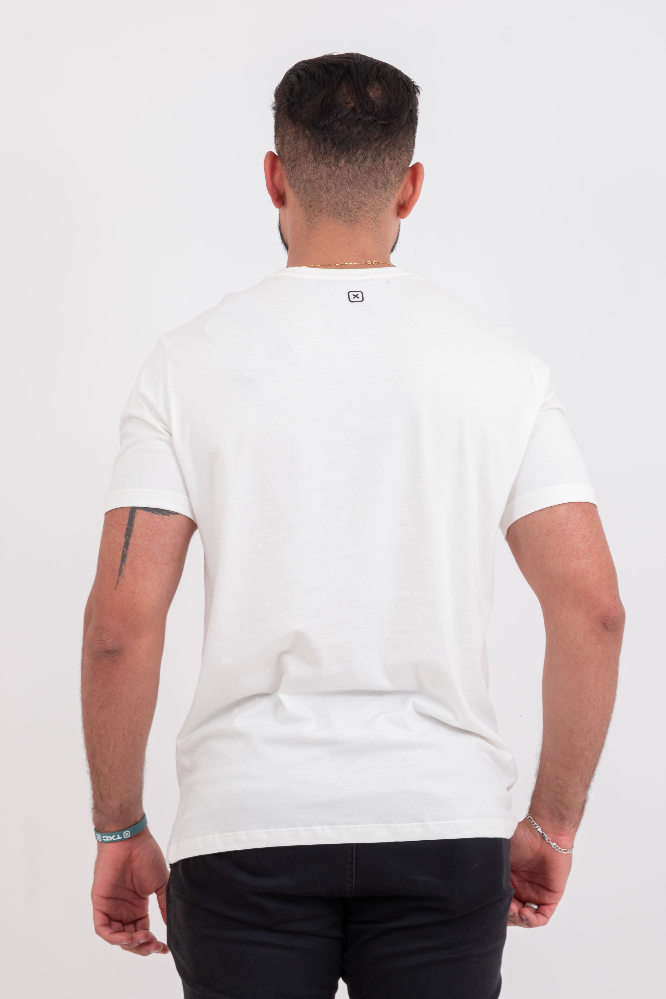 CAMISETA REGULAR MEIA MALHA PENTEADA ESTAMPADA 192440