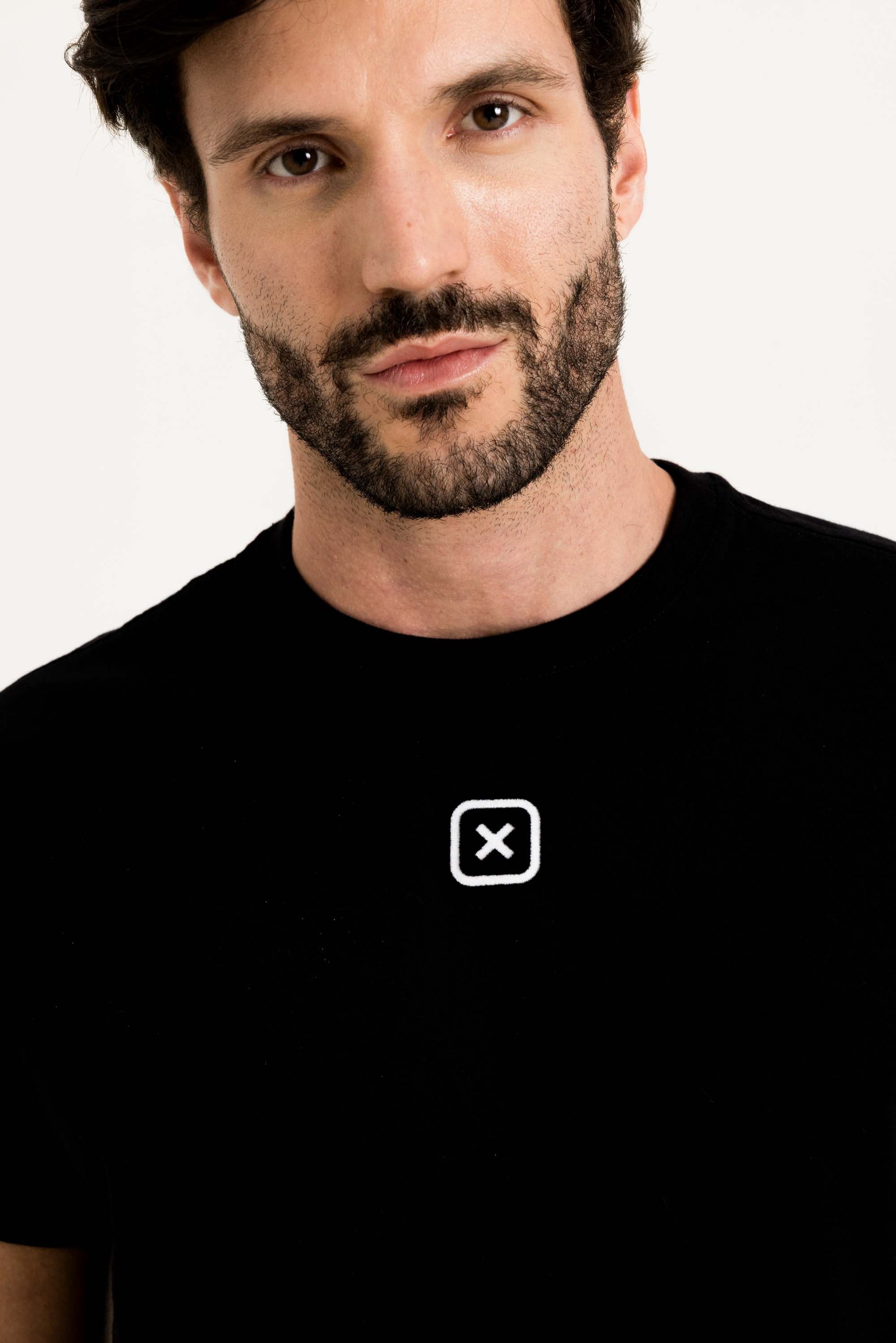 #COR_PRETO