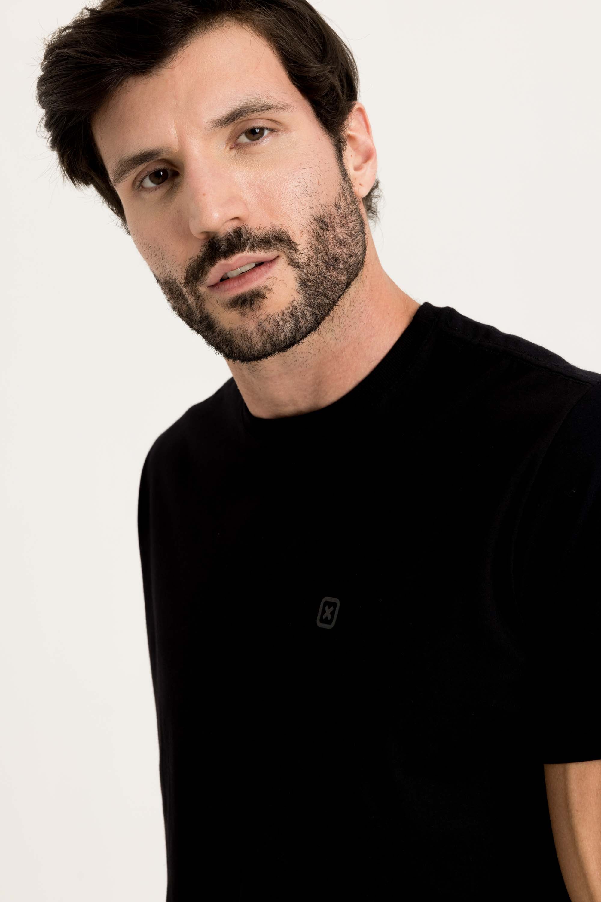 #COR_PRETO