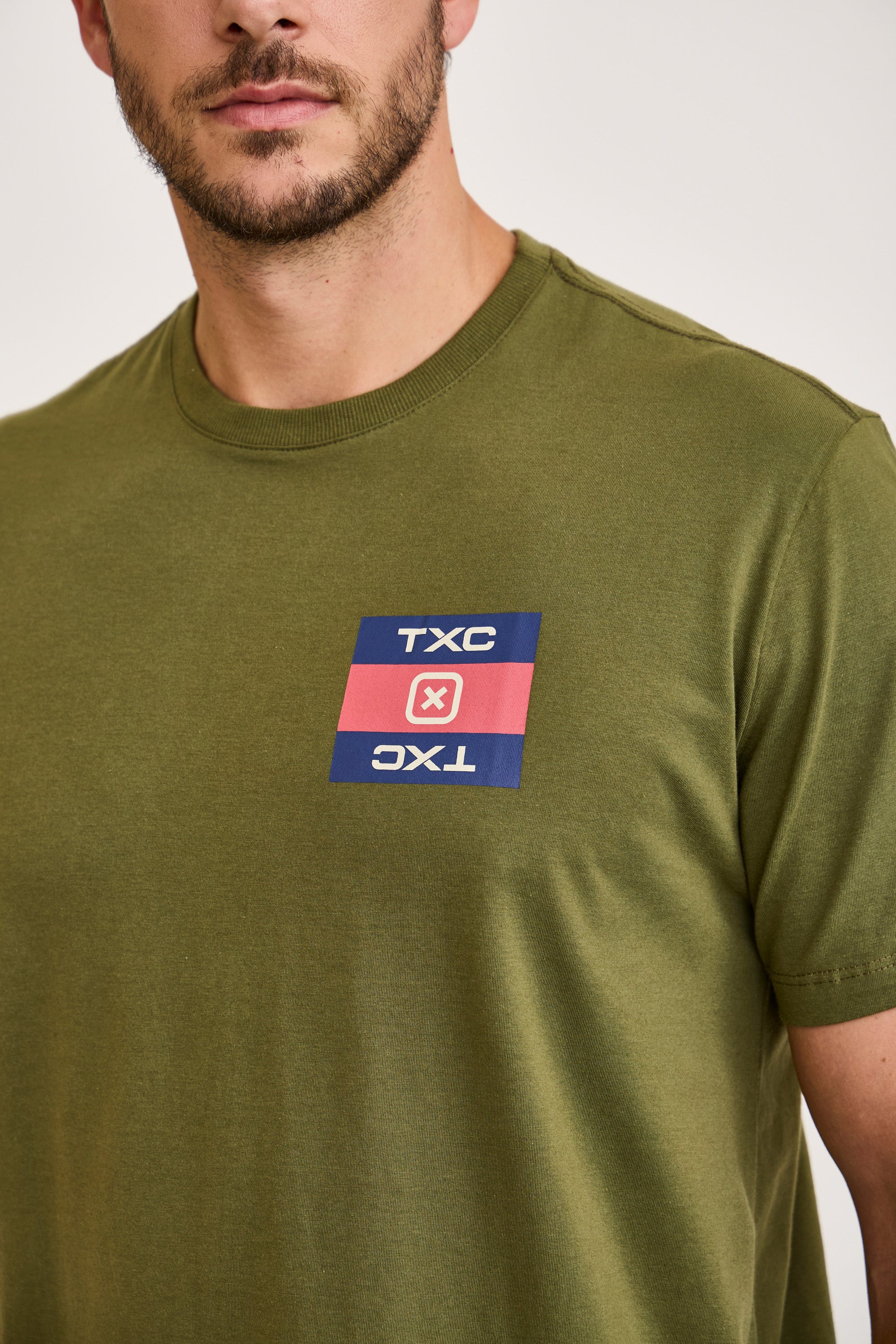 #COR_VERDE MILITAR