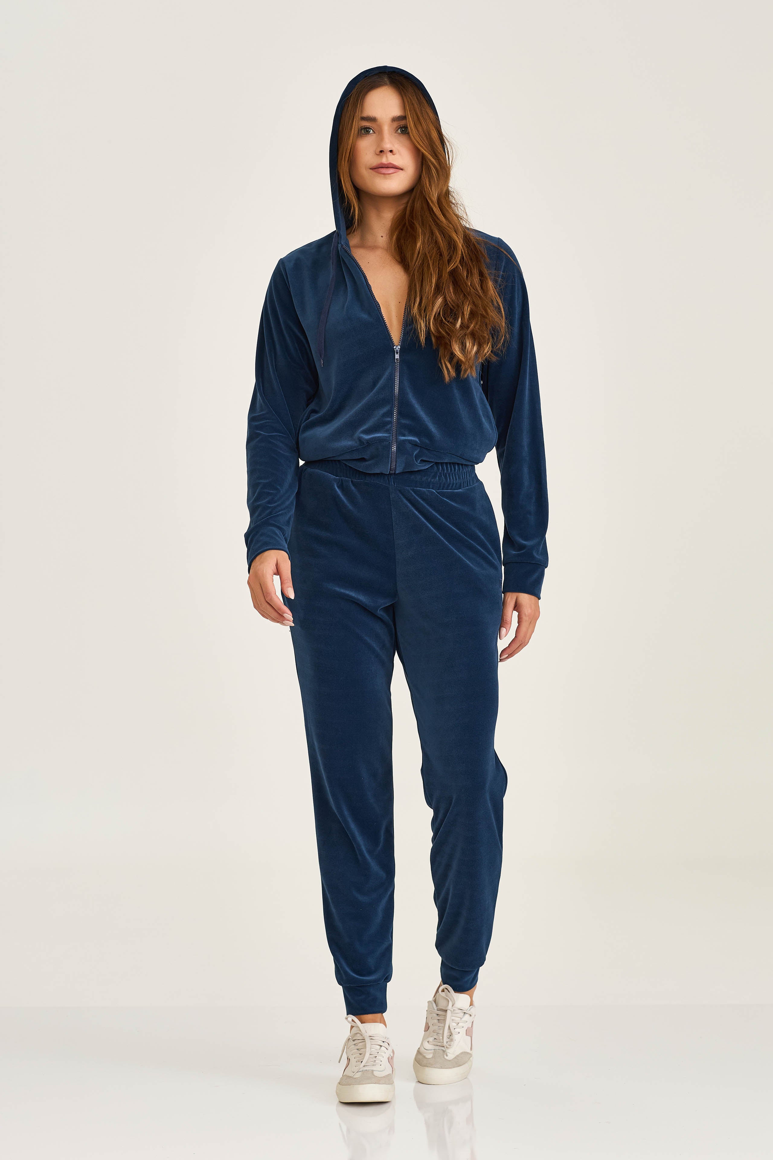 CALCA JOGGER AVELUDADA BORDADA 25107