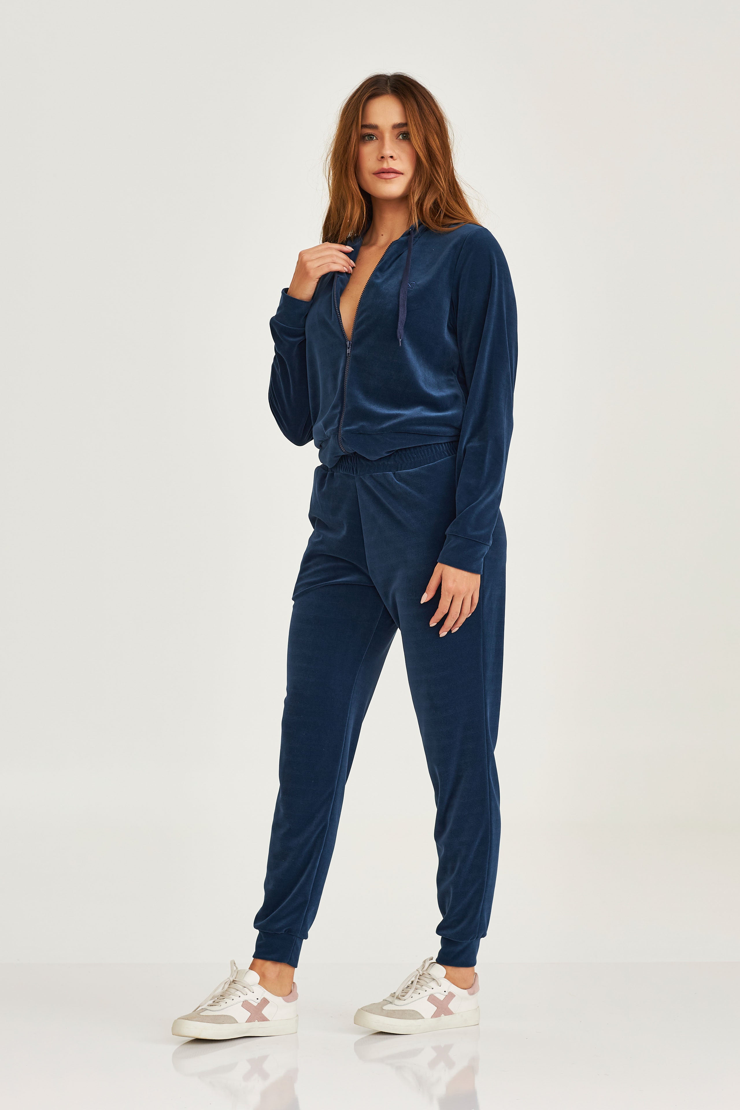 CALCA JOGGER AVELUDADA BORDADA 25107