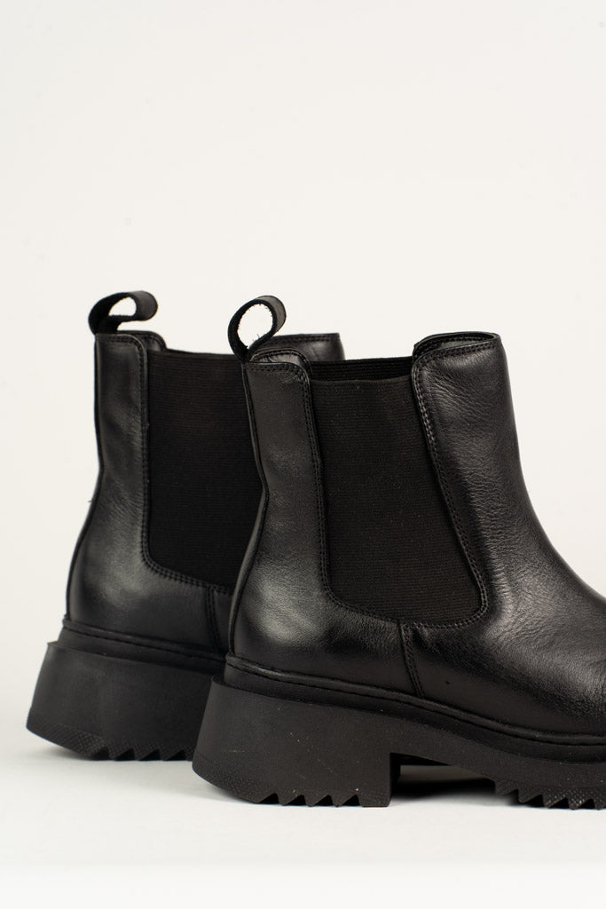 BOTA COURO ESTAMPADA 26167F