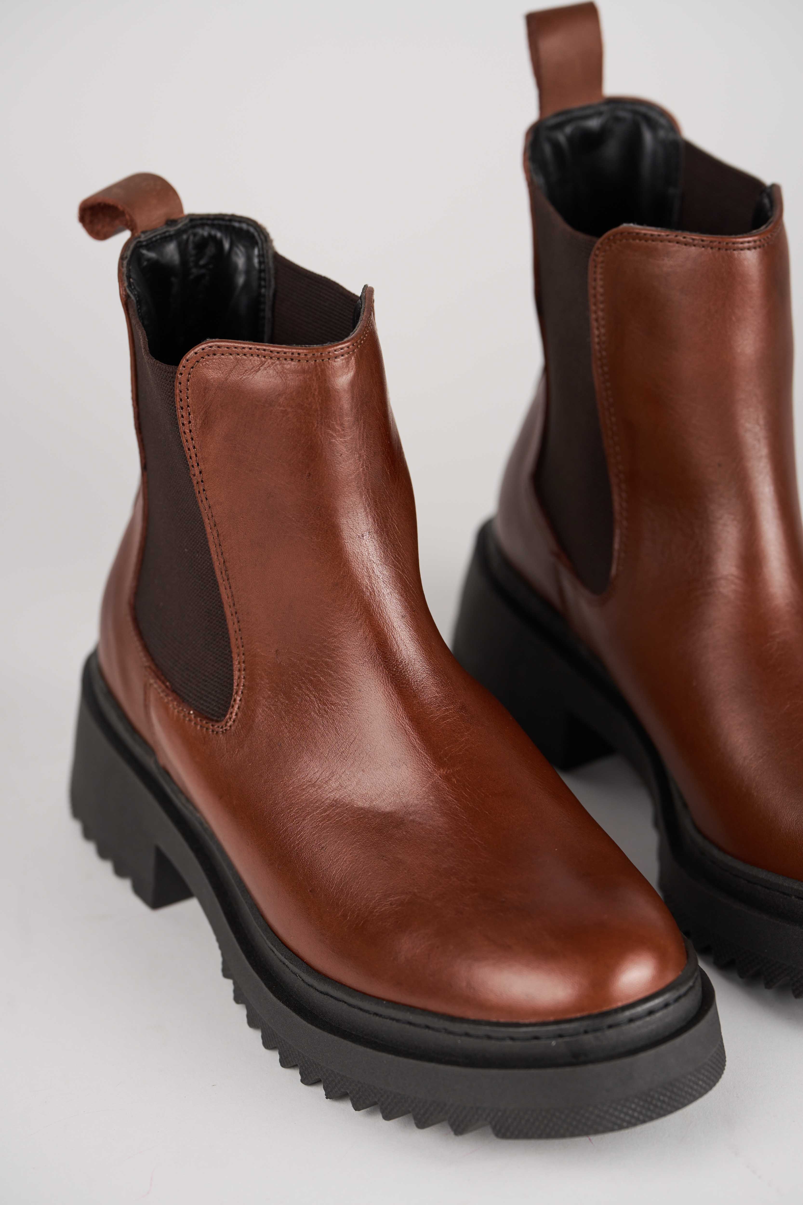 BOTA COURO ESTAMPADA 26167F