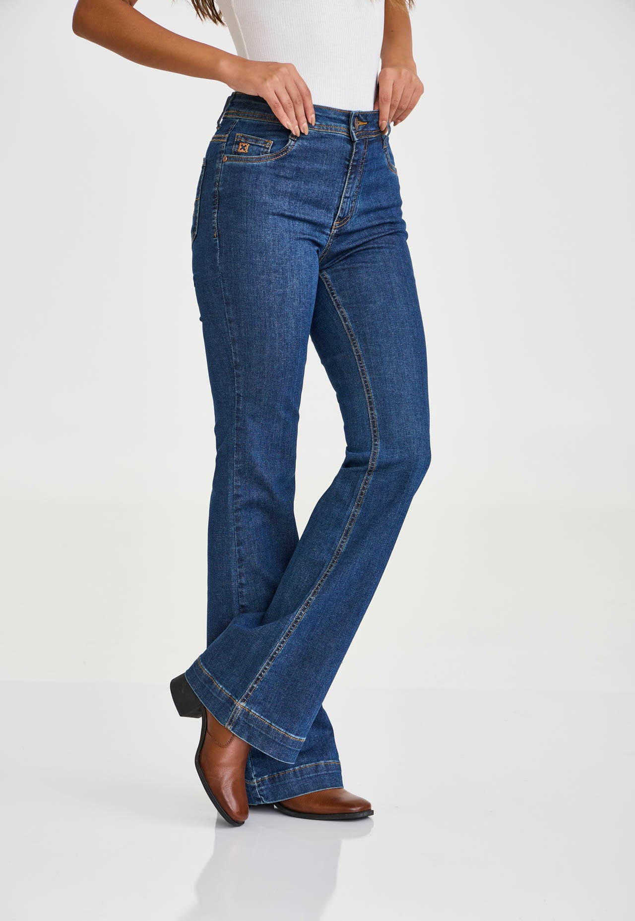 #COR_JEANS