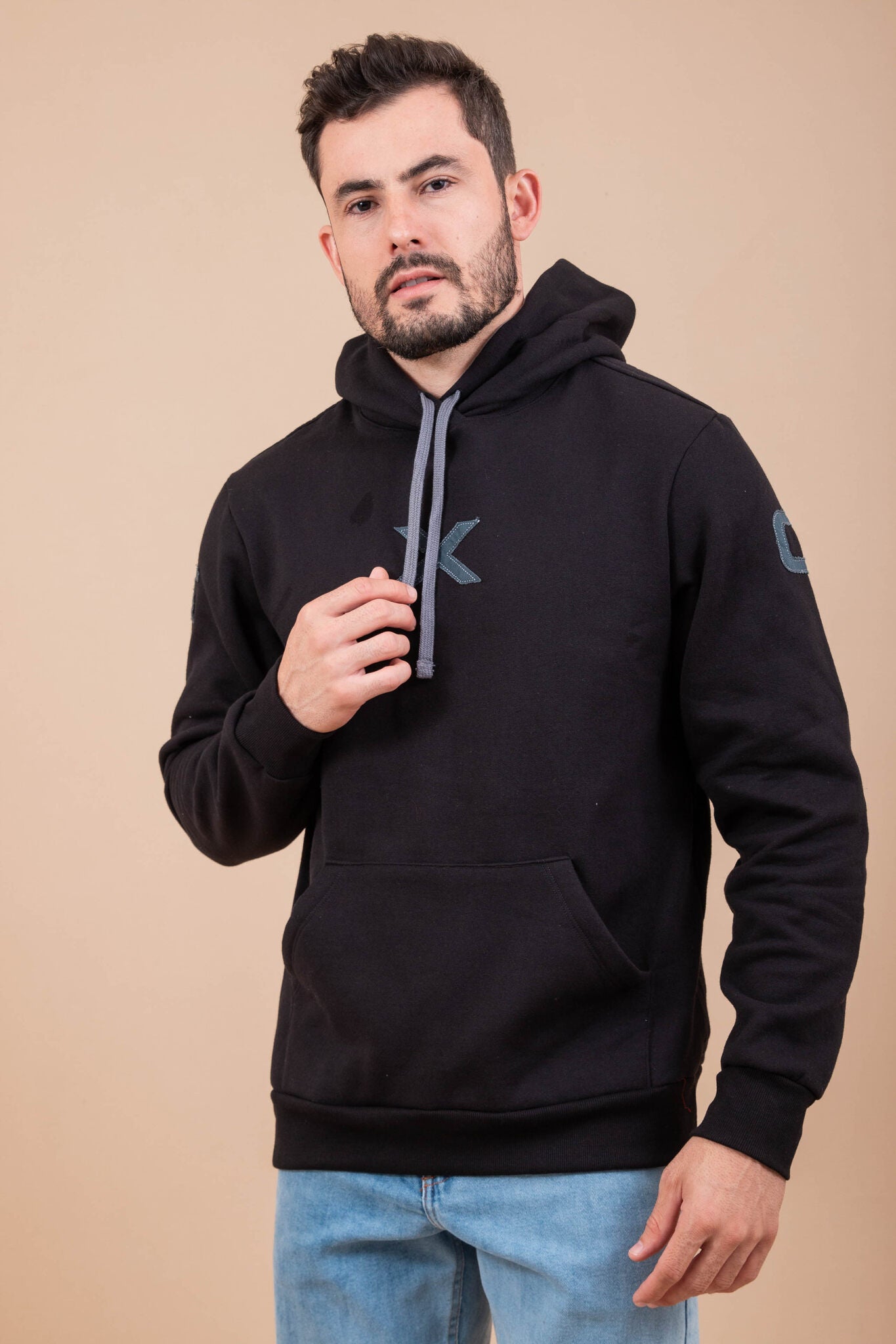 MOLETOM COM CAPUZ BORDADO 3322