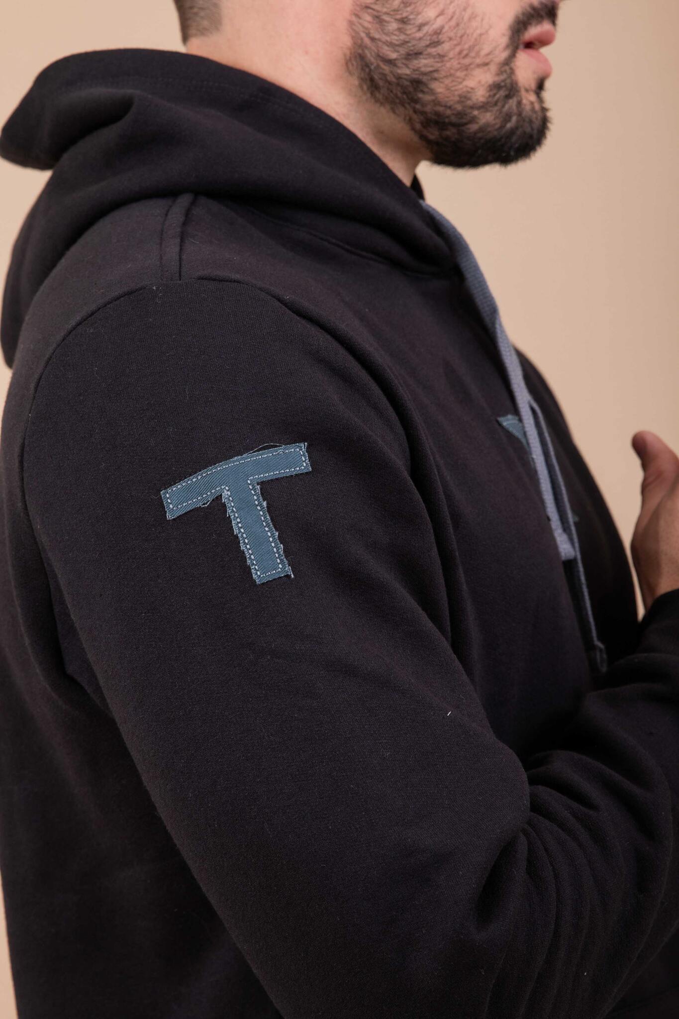 MOLETOM COM CAPUZ BORDADO 3322