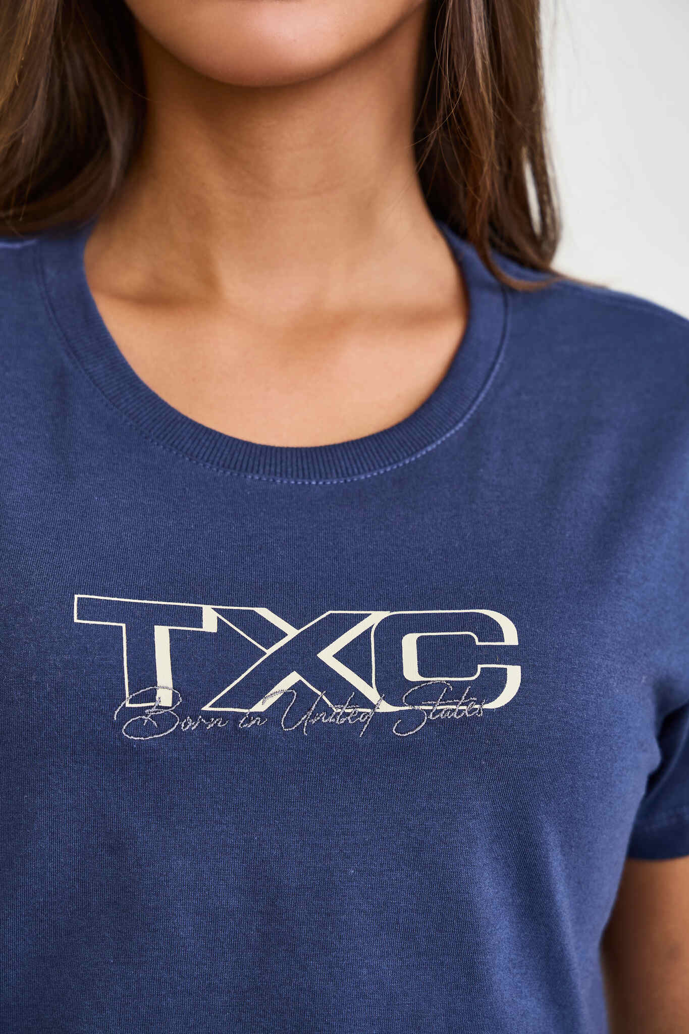 CAMISETA SLIM MEIA MALHA PENTEADA BORDADA 51243