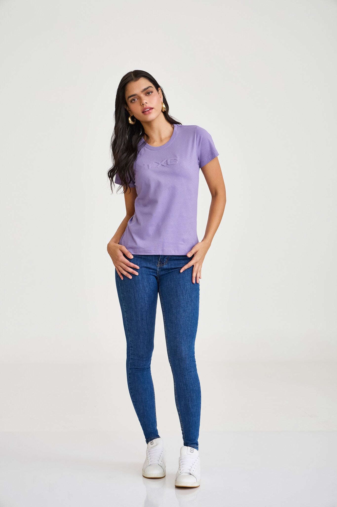 CAMISETA SLIM MEIA MALHA PENTEADA BORDADA 51268