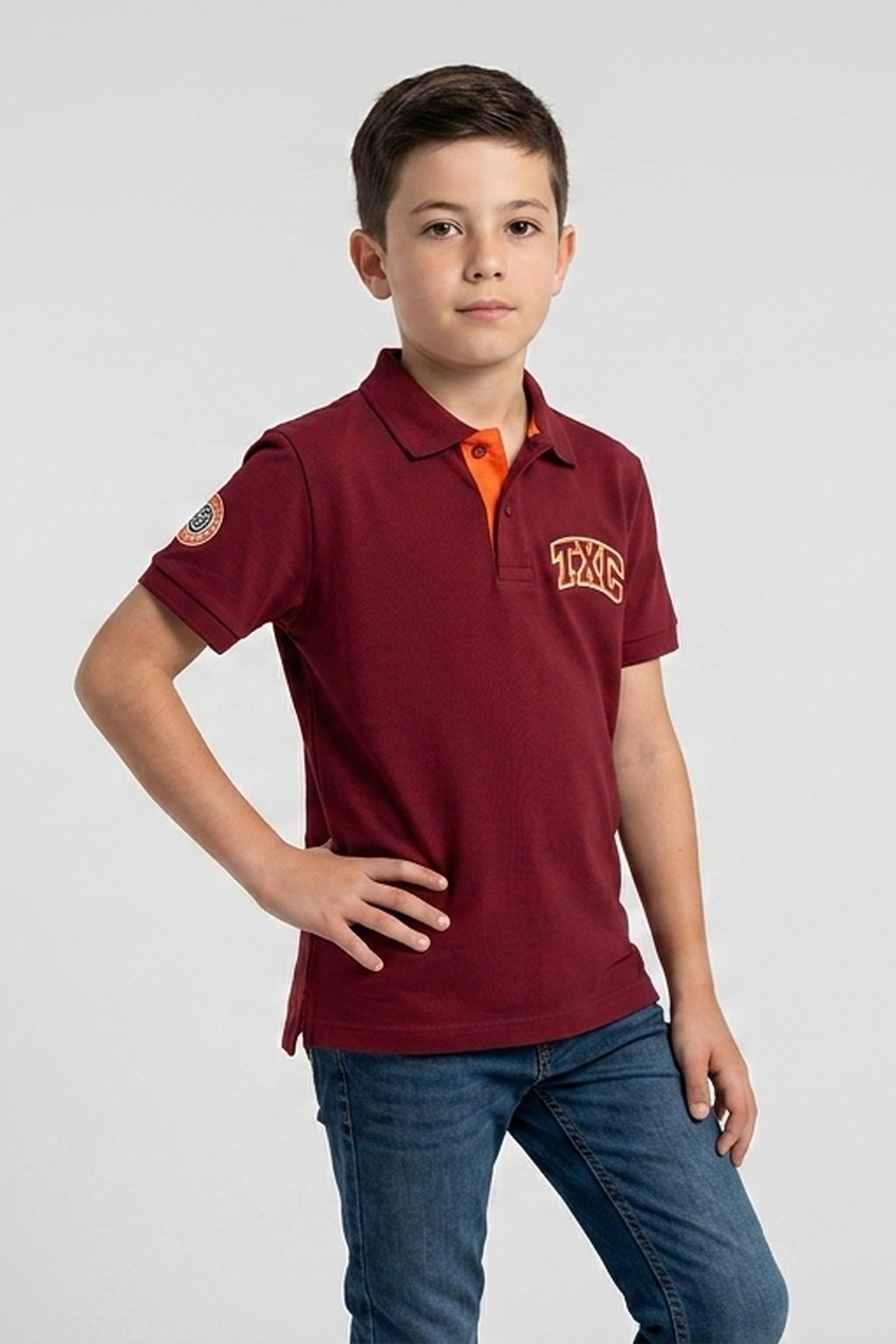 #COR_BORDO