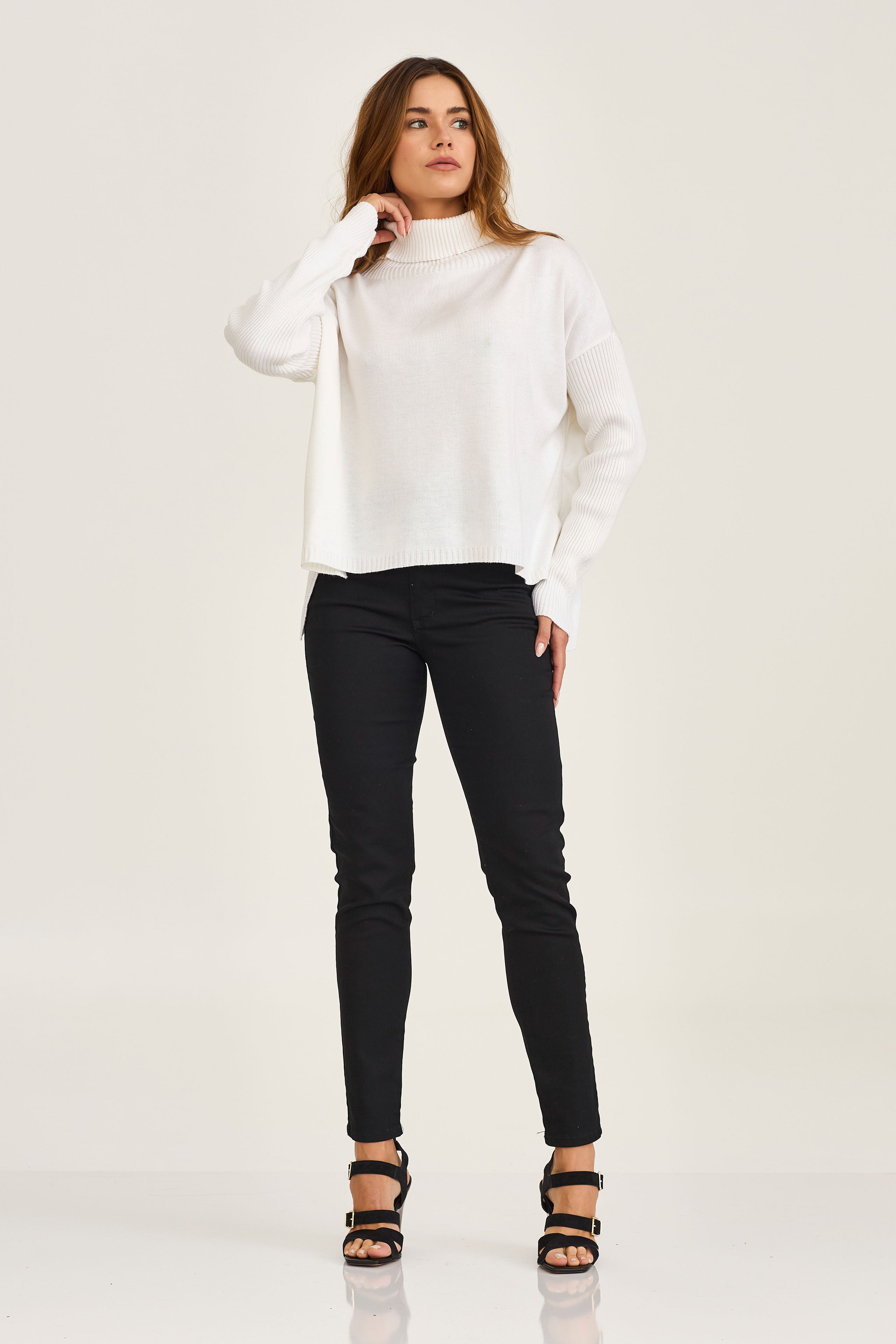 BLUSA TRICOT GOLA ALTA FENDA  PLAQUINHA 7348