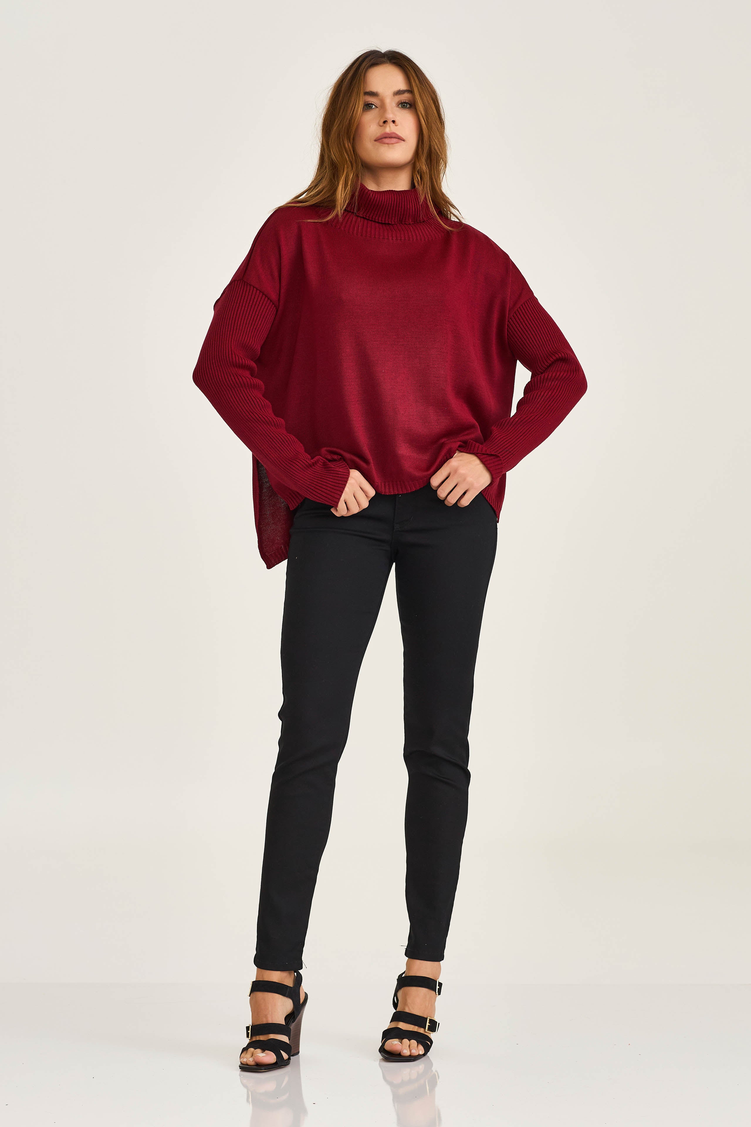 BLUSA TRICOT GOLA ALTA FENDA  PLAQUINHA 7348