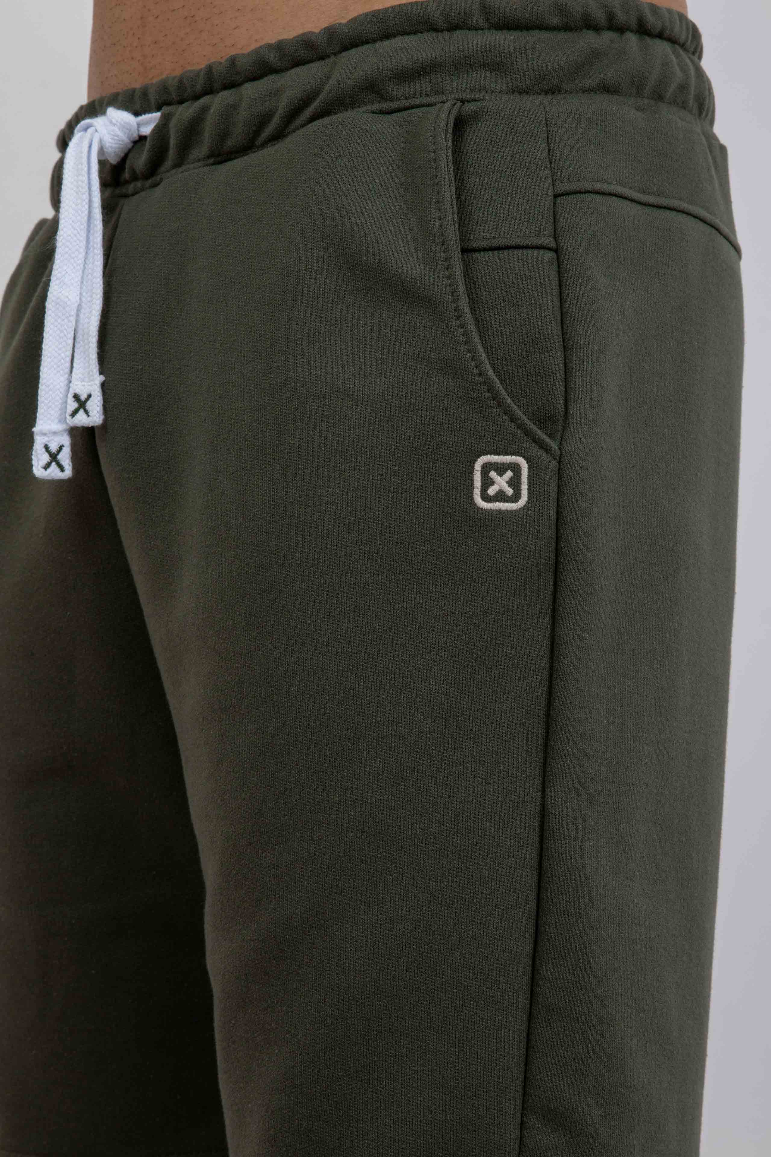 BERMUDA JOGGER MOLETOM BORDADA 8713