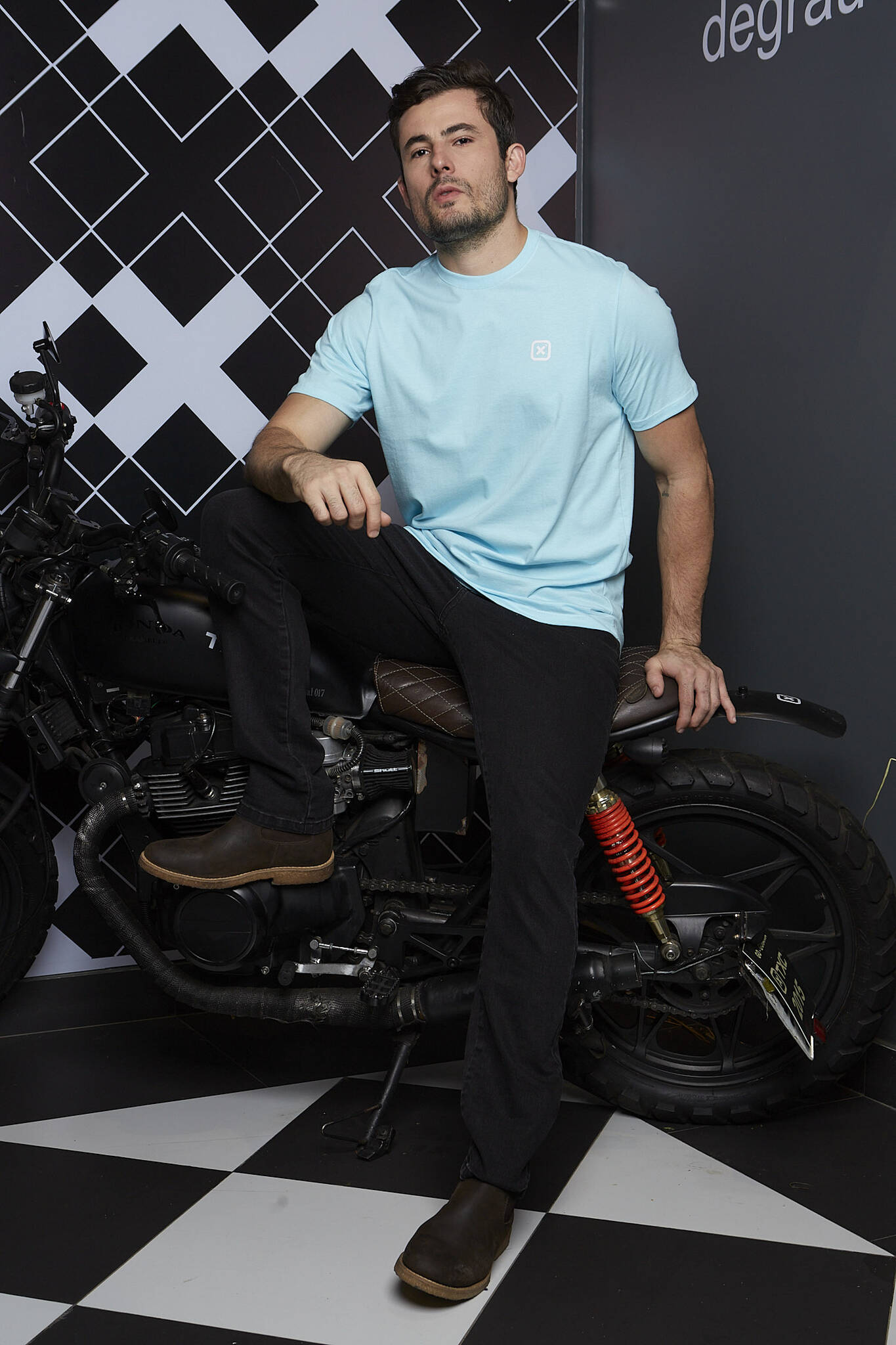 CAMISETA REGULAR MEIA MALHA PENTEADA ESTAMPADA 191380 - TXC