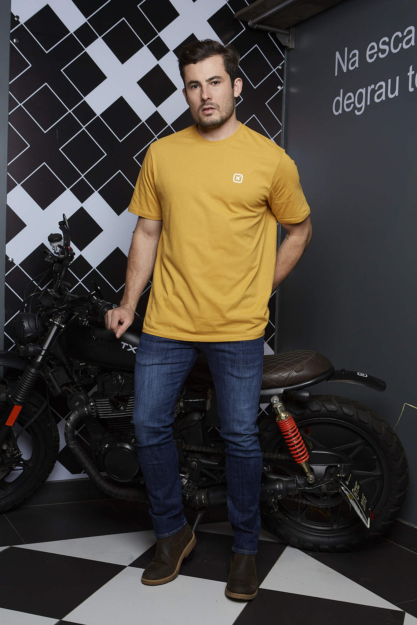 CAMISETA REGULAR MEIA MALHA PENTEADA ESTAMPADA 191380 - TXC