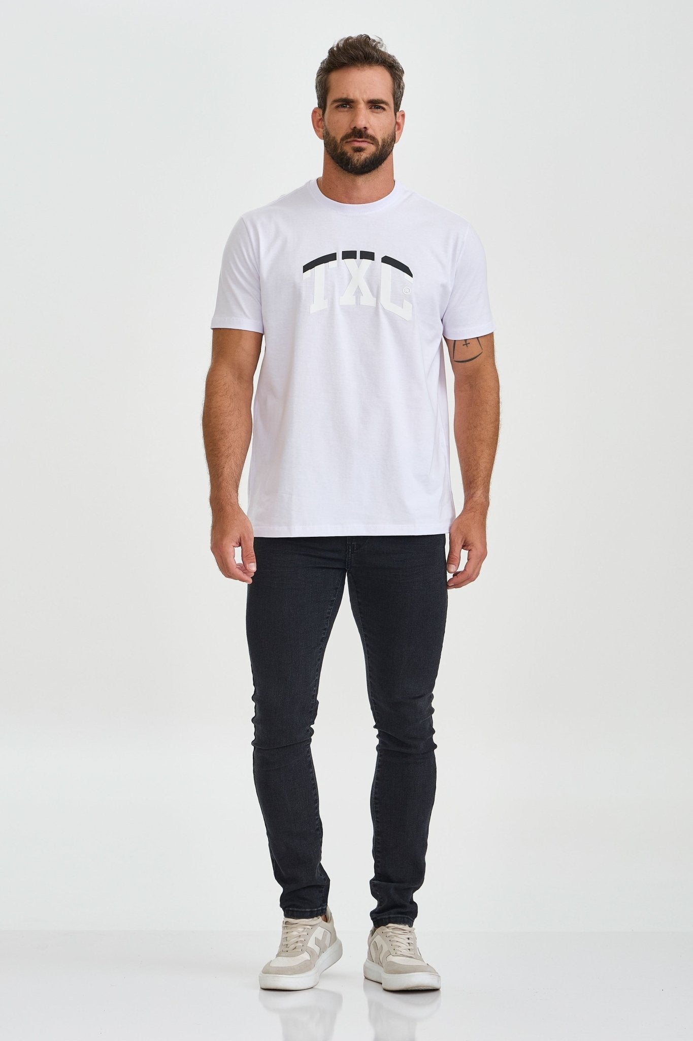 CAMISETA REGULAR MEIA MALHA PENTEADA ESTAMPADA 192434 - TXC