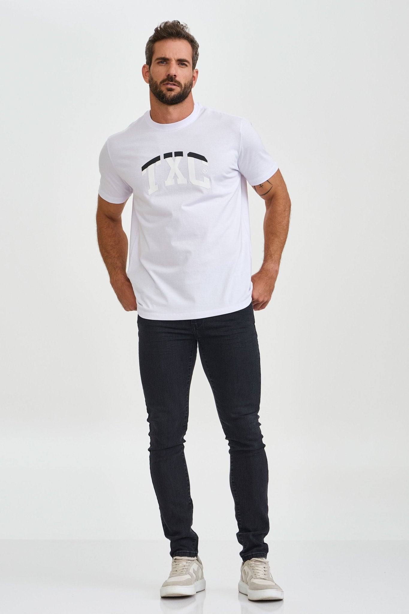 CAMISETA REGULAR MEIA MALHA PENTEADA ESTAMPADA 192434 - TXC