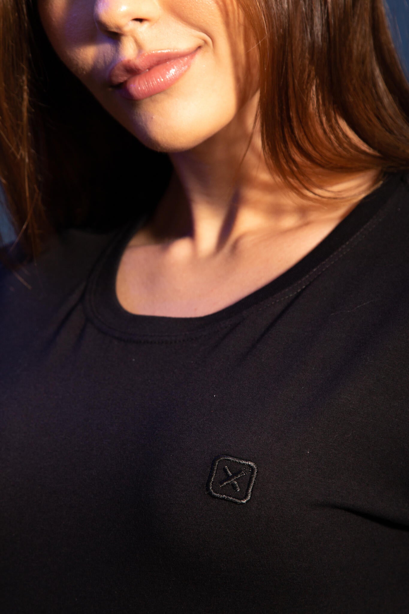 CAMISETA SLIM MEIA MALHA PENTEADA BORDADA 4981 - TXC