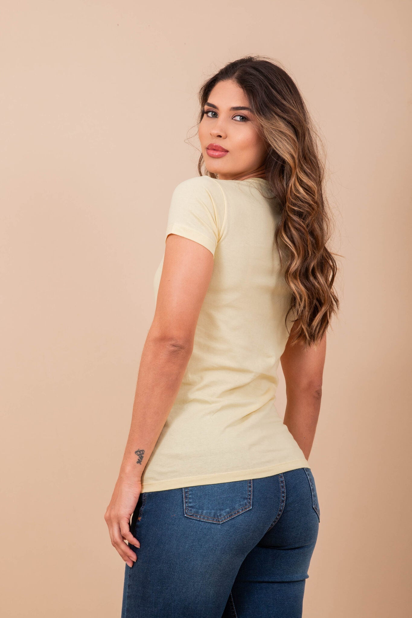 CAMISETA SLIM MEIA MALHA PENTEADA BORDADA 50367 - TXC